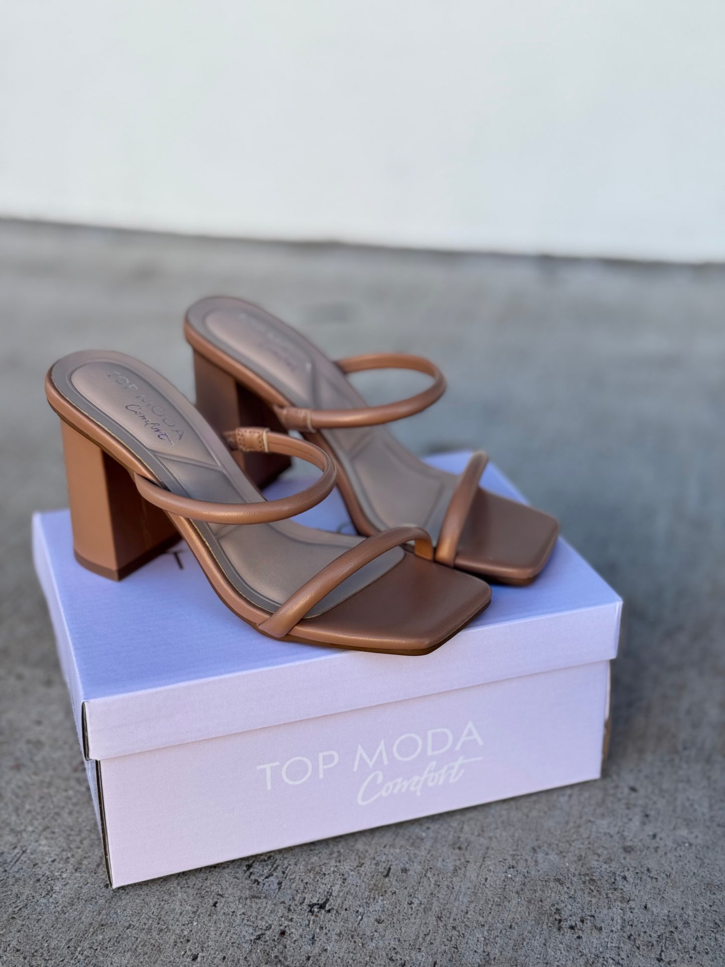 Chicago Heels in Camel
