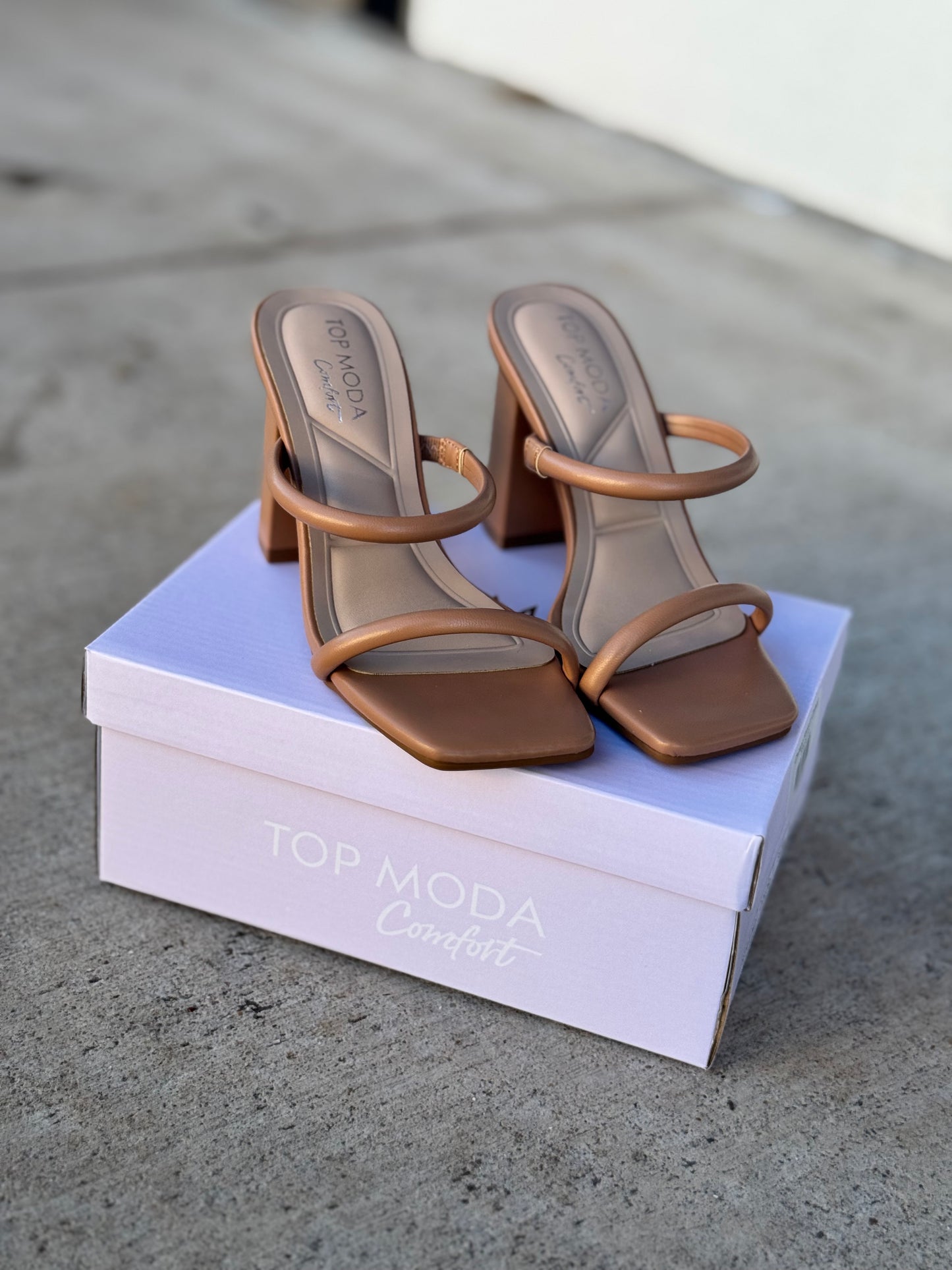 Chicago Heels in Camel