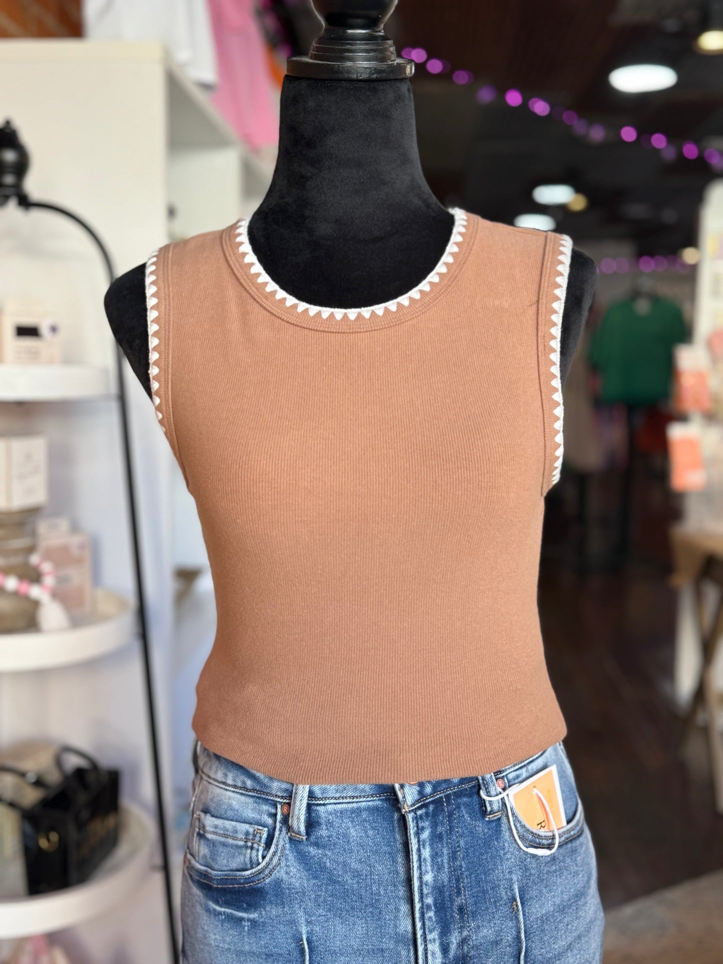 Rub Sleeveless Tank in Caramel