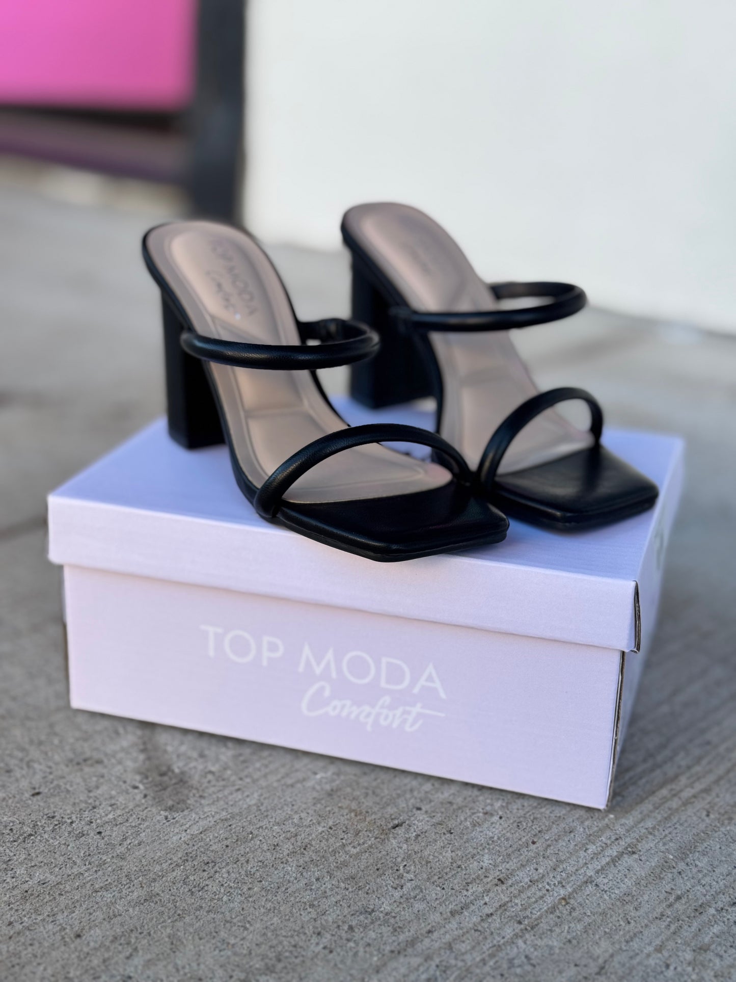 Chicago Heels in Black