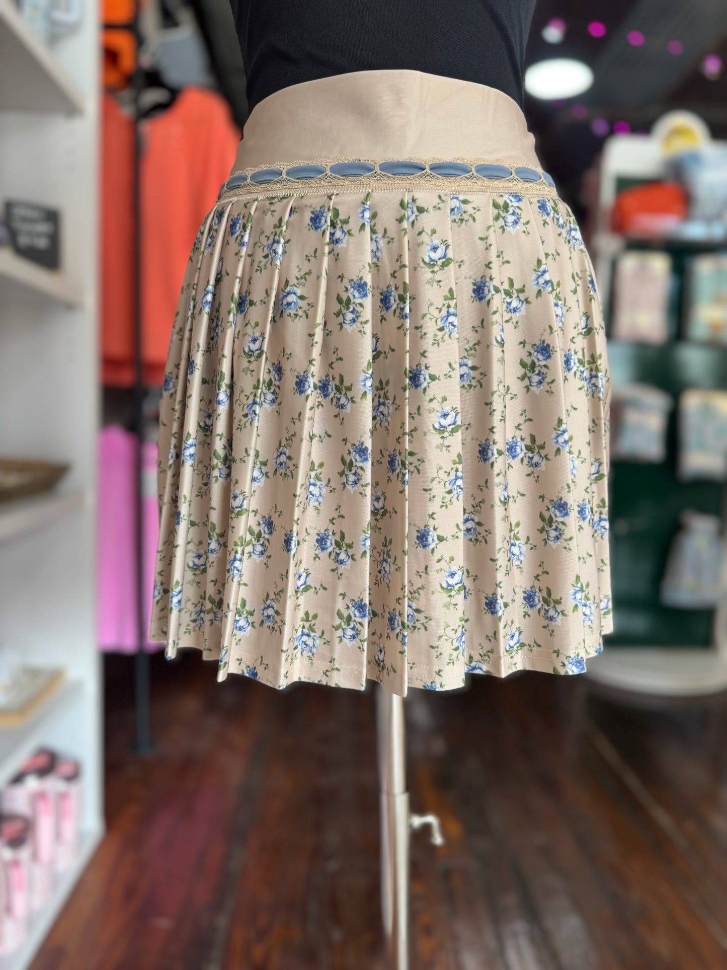 Floral Polyester Mini Skirt in Taupe/Blue