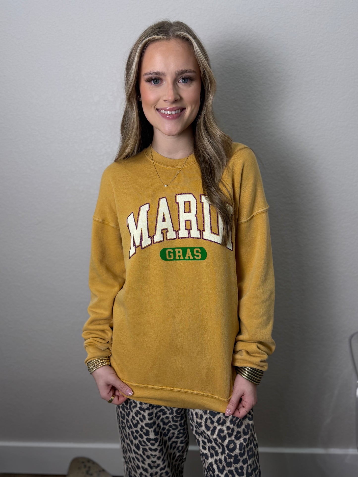 Mardi Gras Sweatshirt in Mineral Mustard