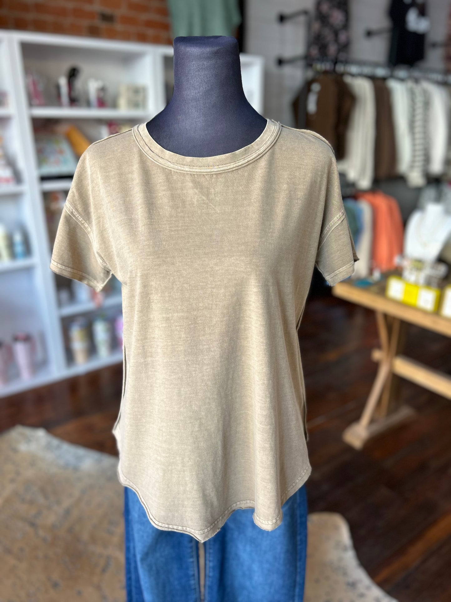 Exposed Seam Short Sleeve Top in Mocha