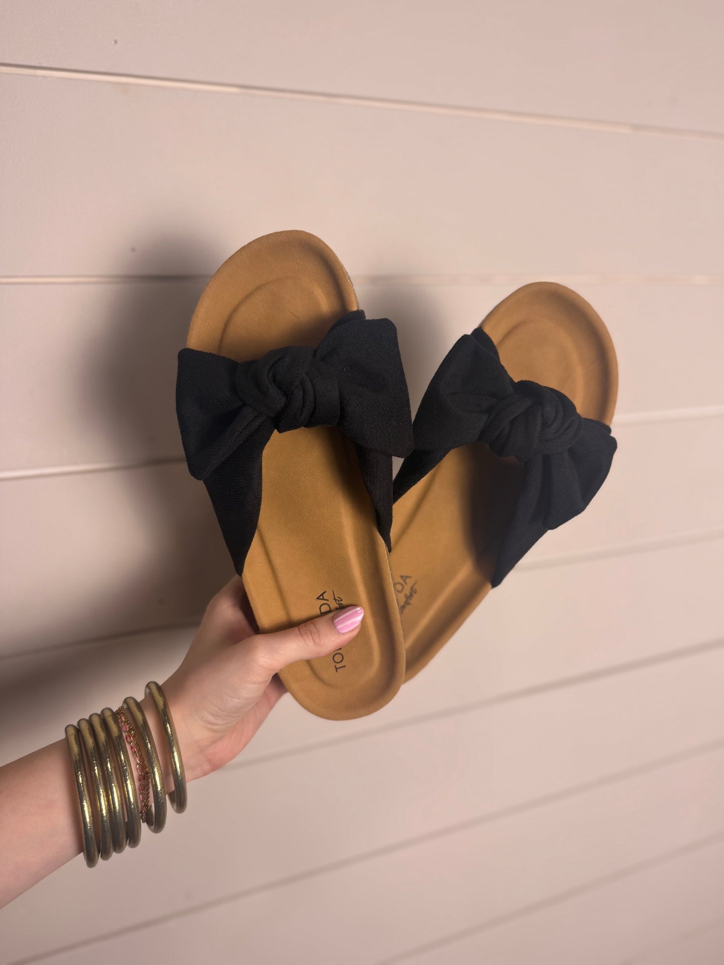 Bow Sandals in Black