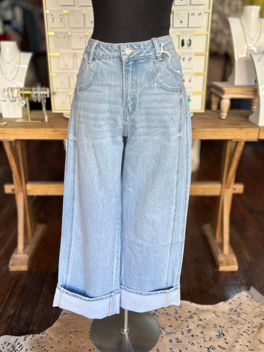 Superior Streamline Cuffed Jeans x Vervet