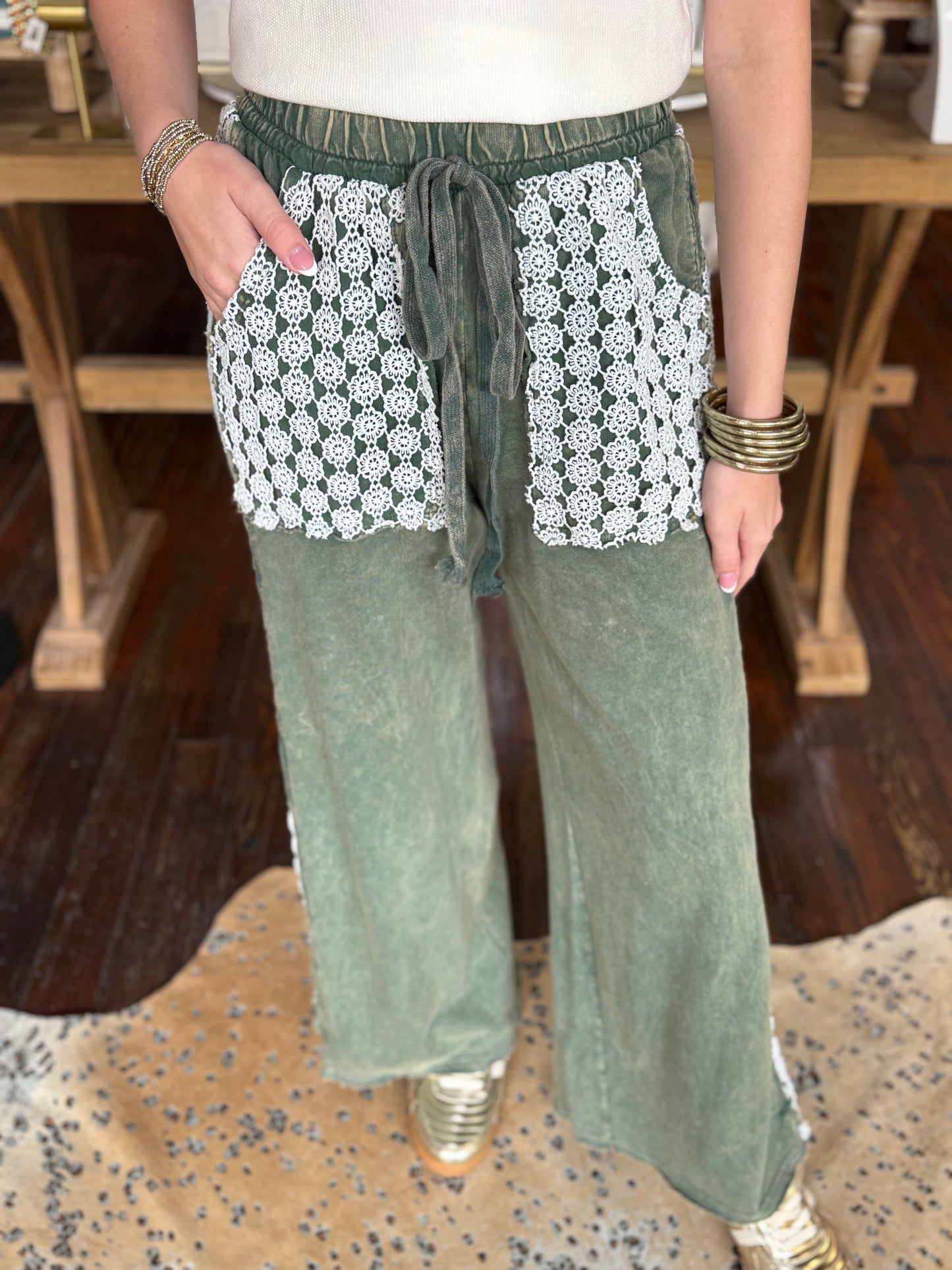 Mineral Washed Floral Daisy Trim Pants in Olive