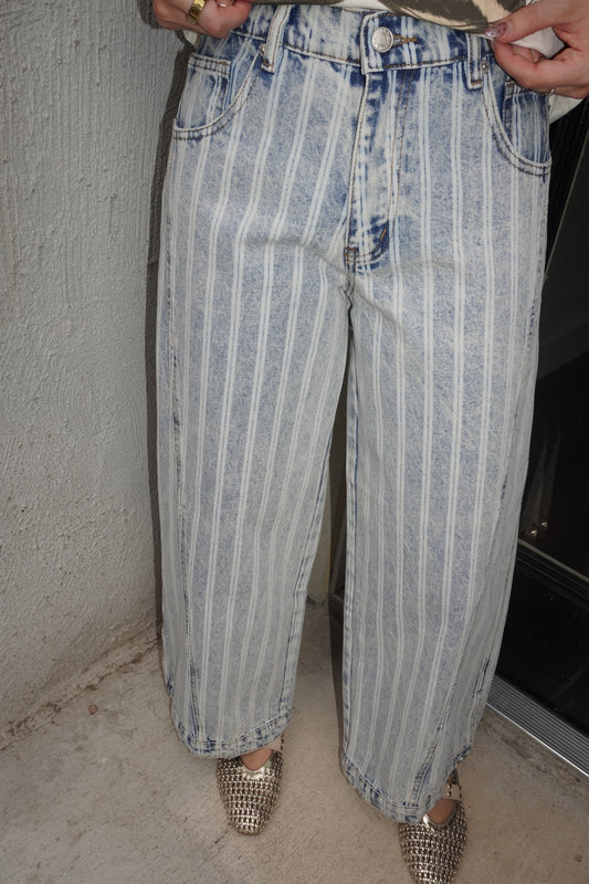 A&A Striped Denim Balloon Washed Jeans