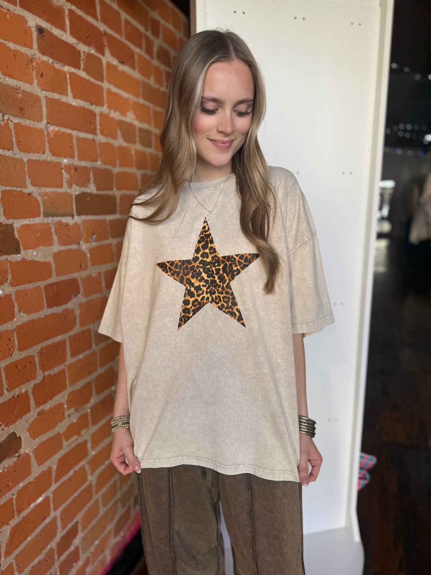 Lep Star Oversized Graphic in Washed Stone