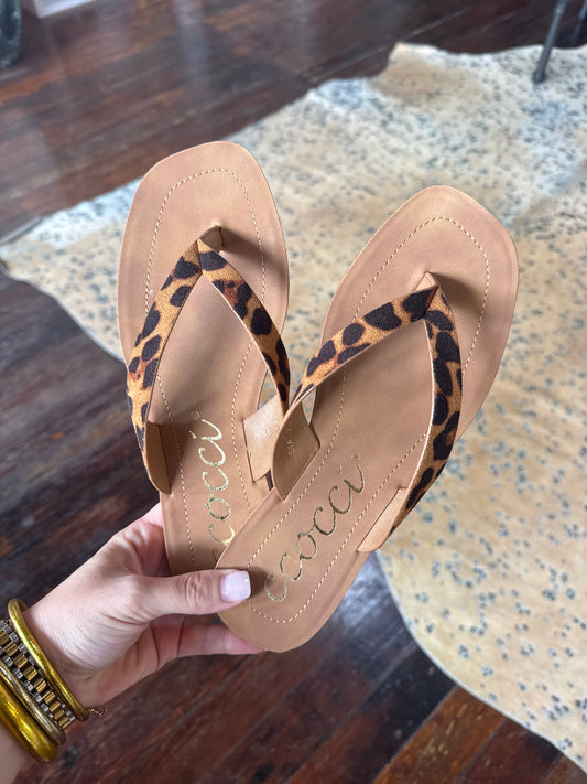 Sia Flip Flop Sandals in Leopard