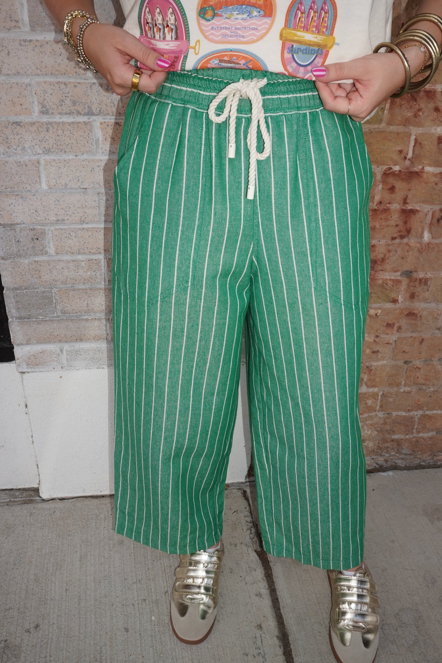 Drawstring Mid Rise Stripe Pants in Green
