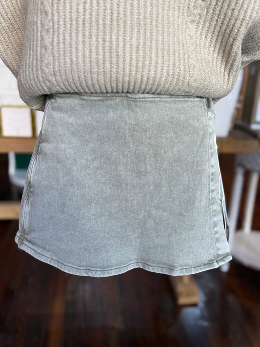 Min Skort in Olive
