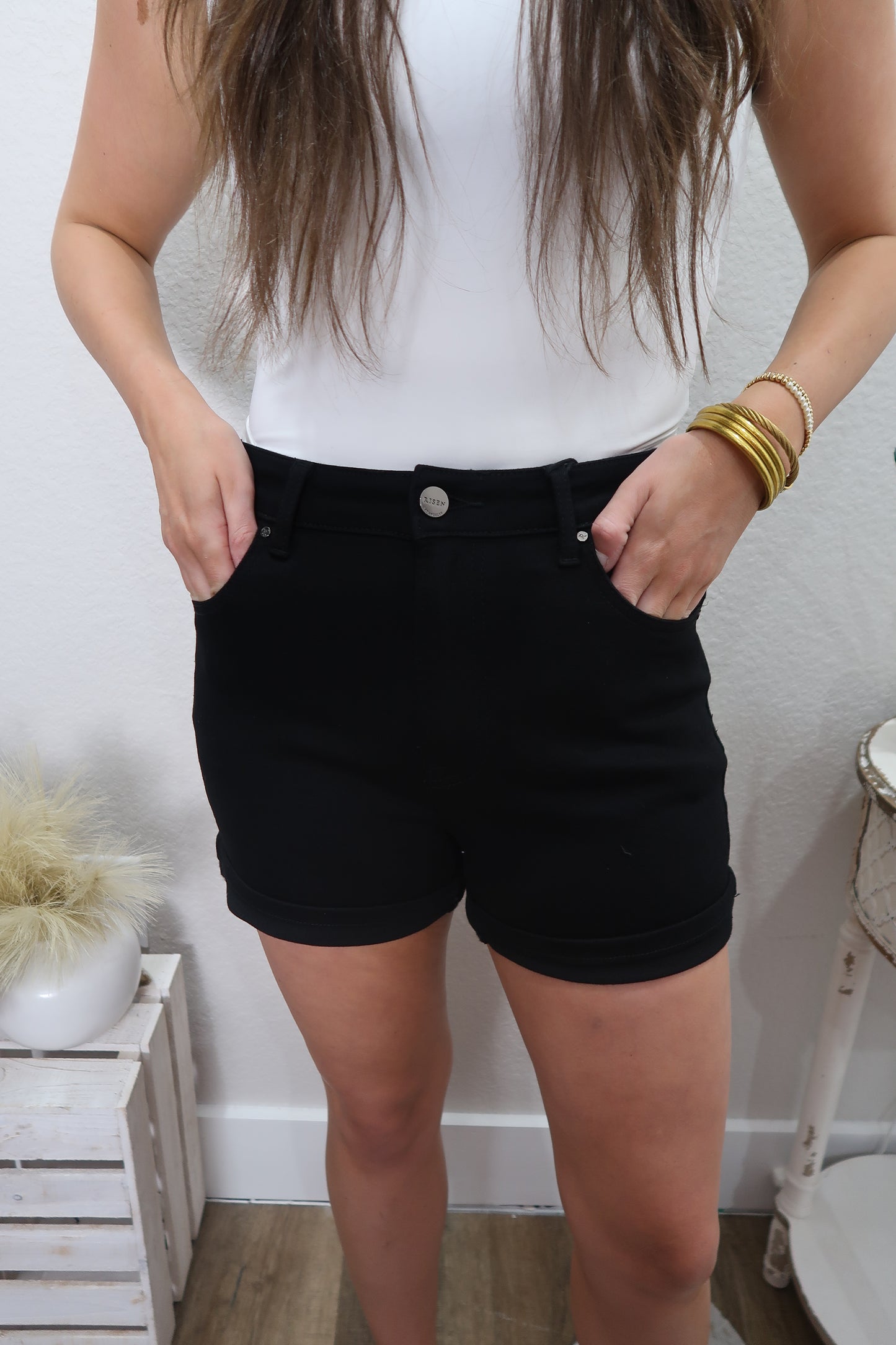 Cuff Shorts in Black